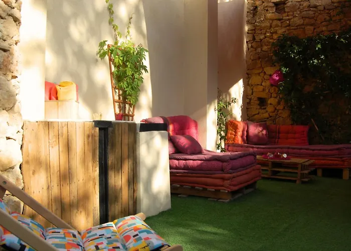 La Bucolique, Chambres Et Jardin D\'Hotes