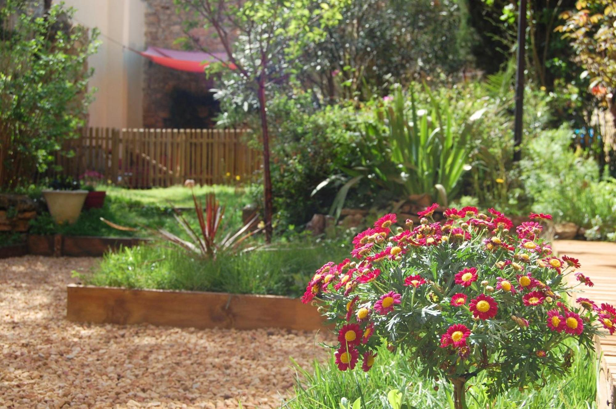 La Bucolique, Et Jardin D'hotes Sabran