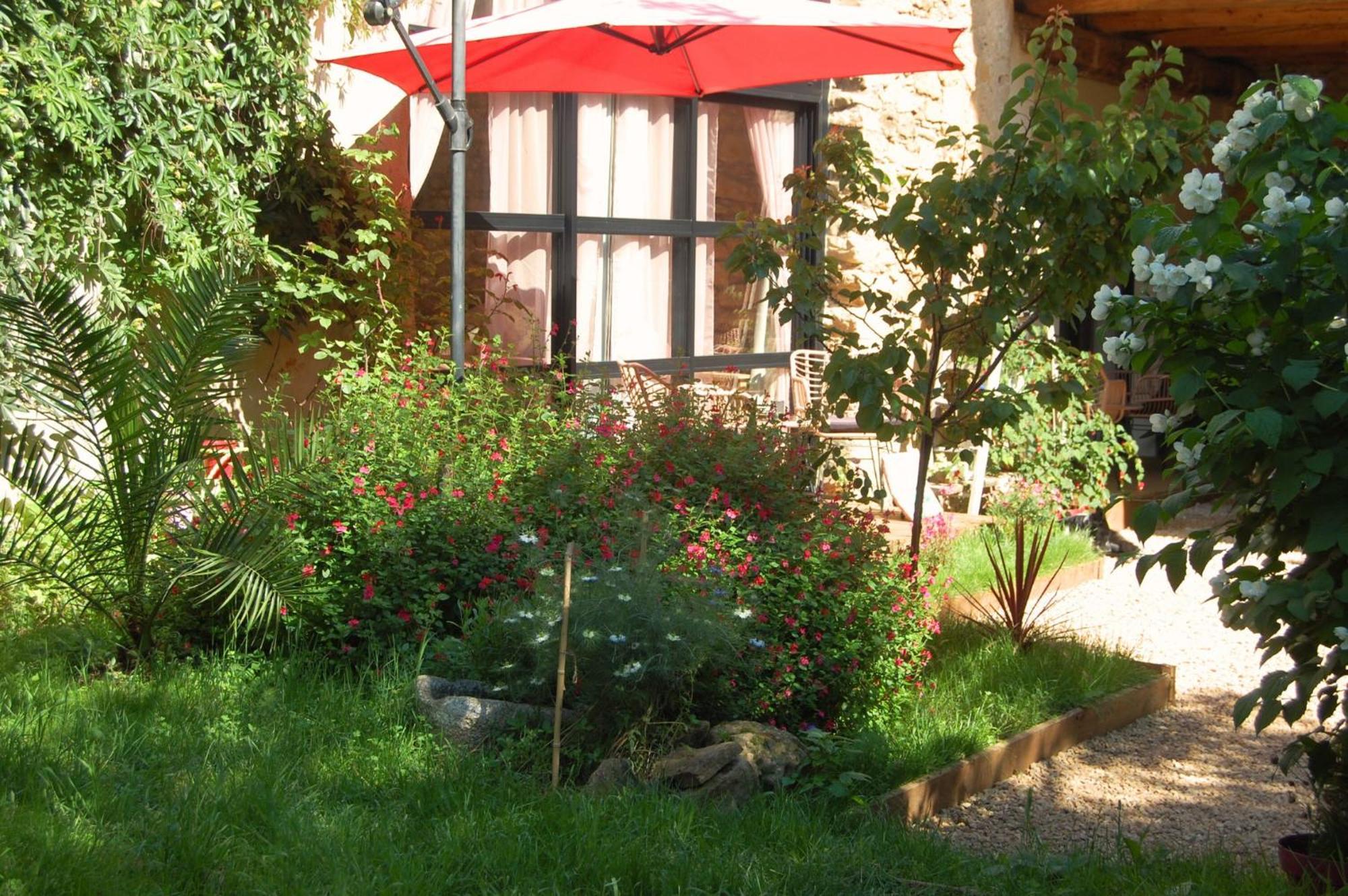 La Bucolique, Et Jardin D'hotes
