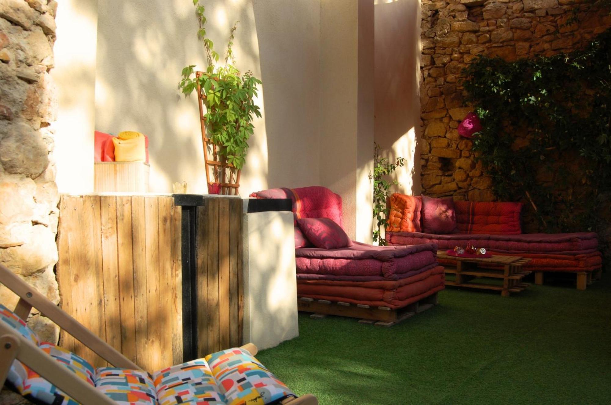 Bed & Breakfast La Bucolique, Et Jardin D'hotes Sabran